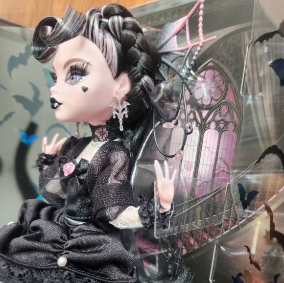 ✅ Ships Today ✅ Monster High Draculaura Vampire Heart - NIB - Picture 3 of 11